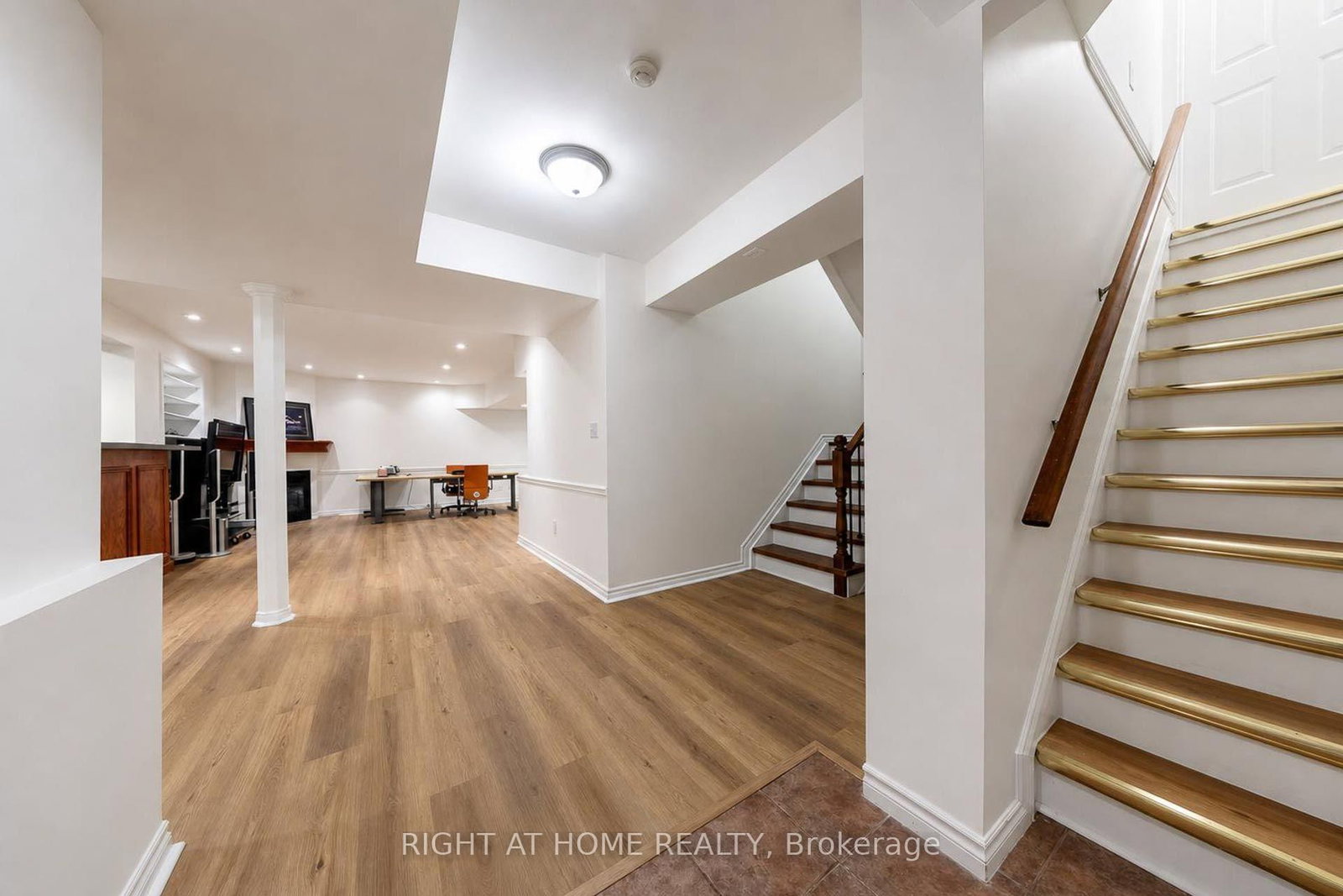 27 Thoroughbred Boulevard • Hamilton, ON photo 41