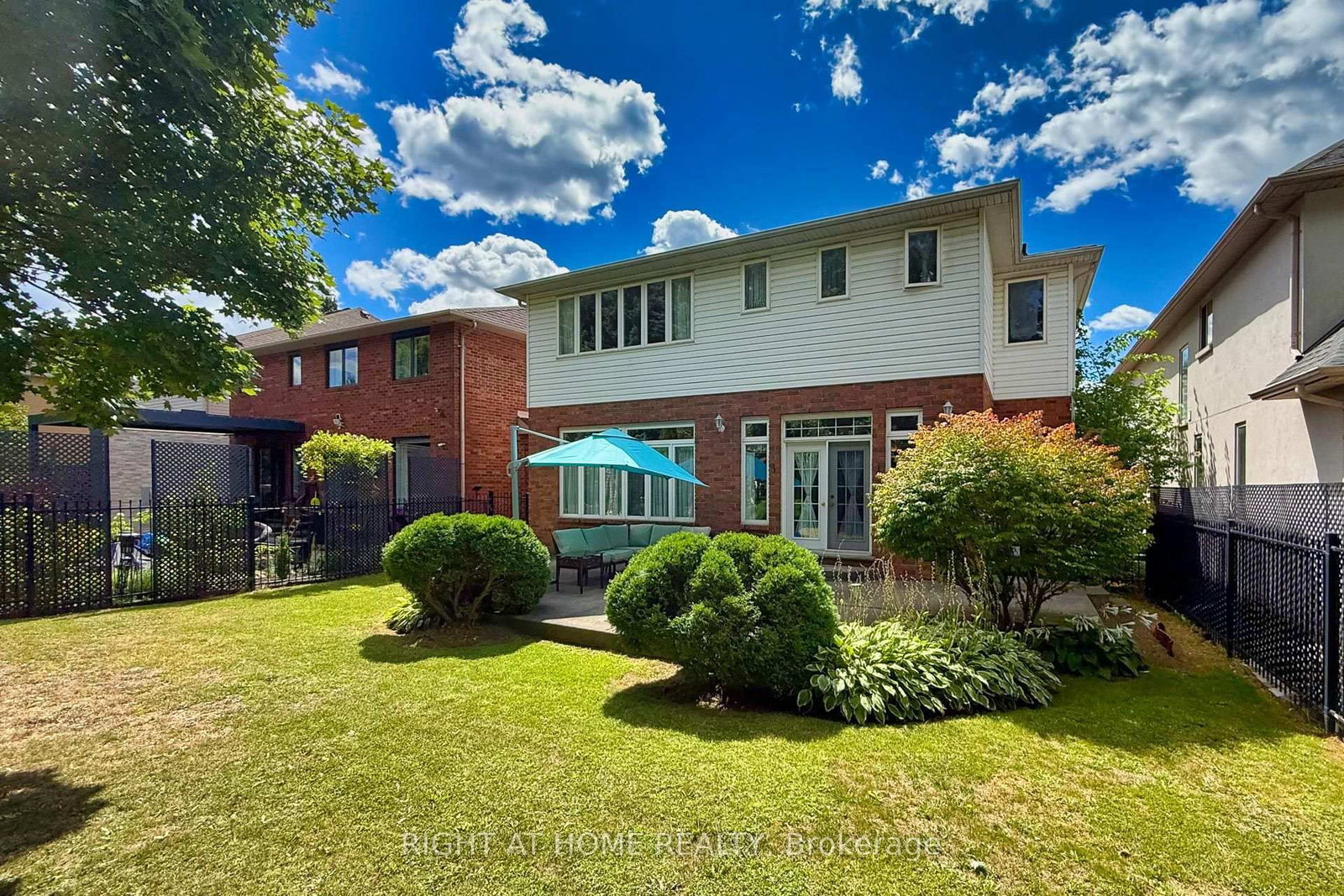 27 Thoroughbred Boulevard • Hamilton, ON photo 49