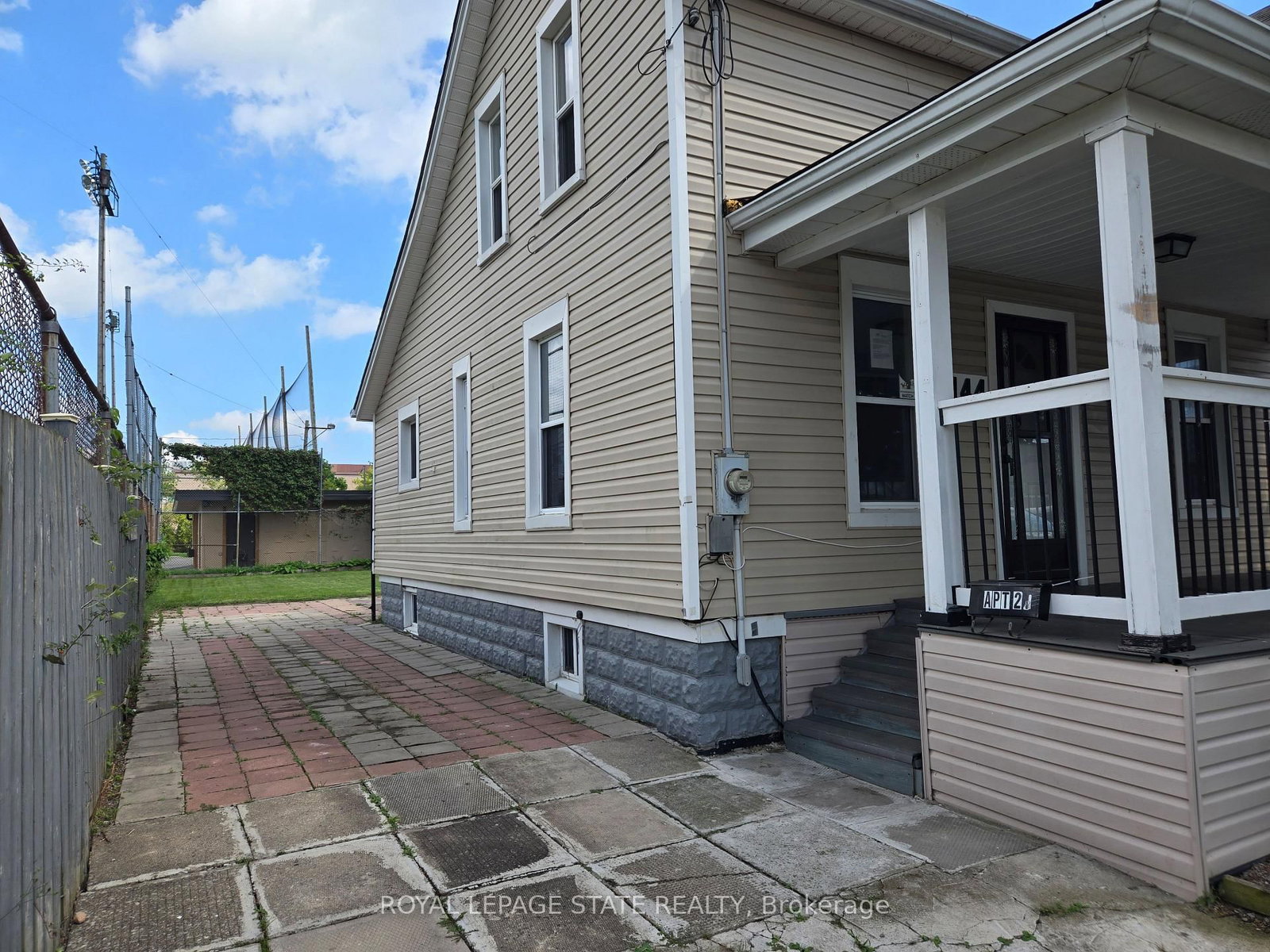 144 Burgar Street • Welland, ON photo 3
