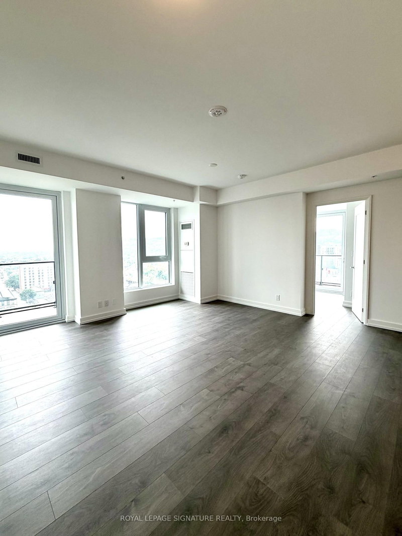 75 James St photo 5
