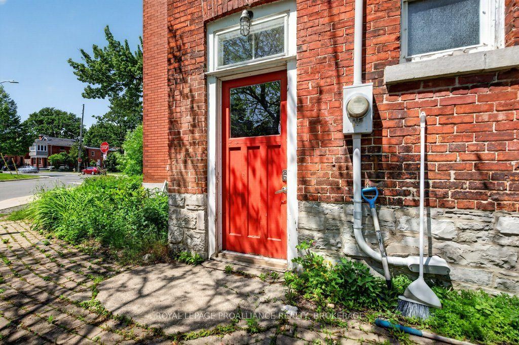 162 Earl Street • Kingston, ON photo 39