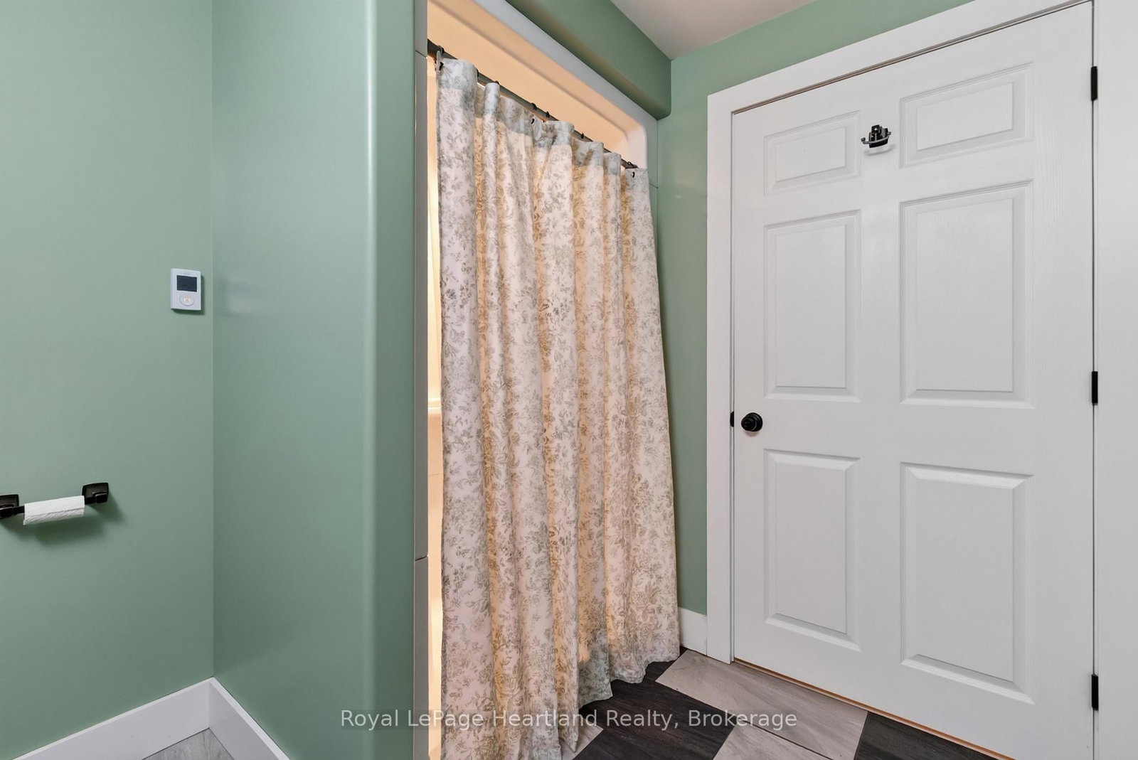 16 Somerset Street • South Huron, ON photo 28