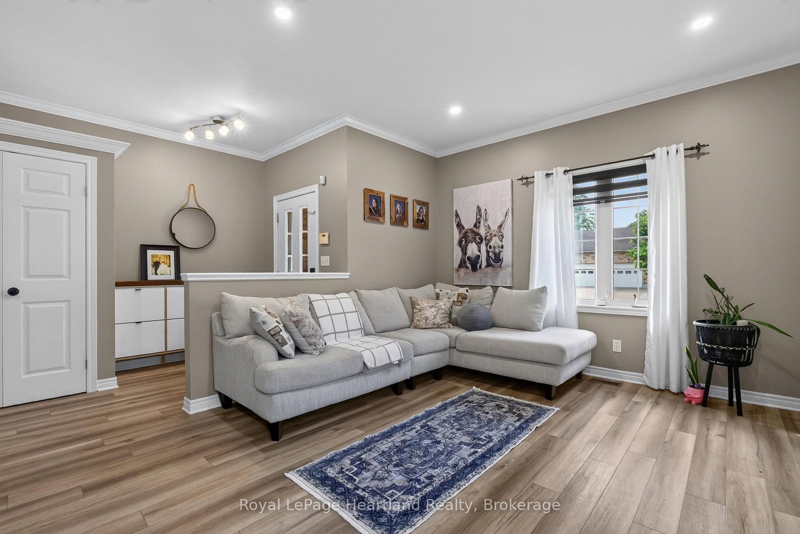 16 Somerset Street • South Huron, ON photo 5
