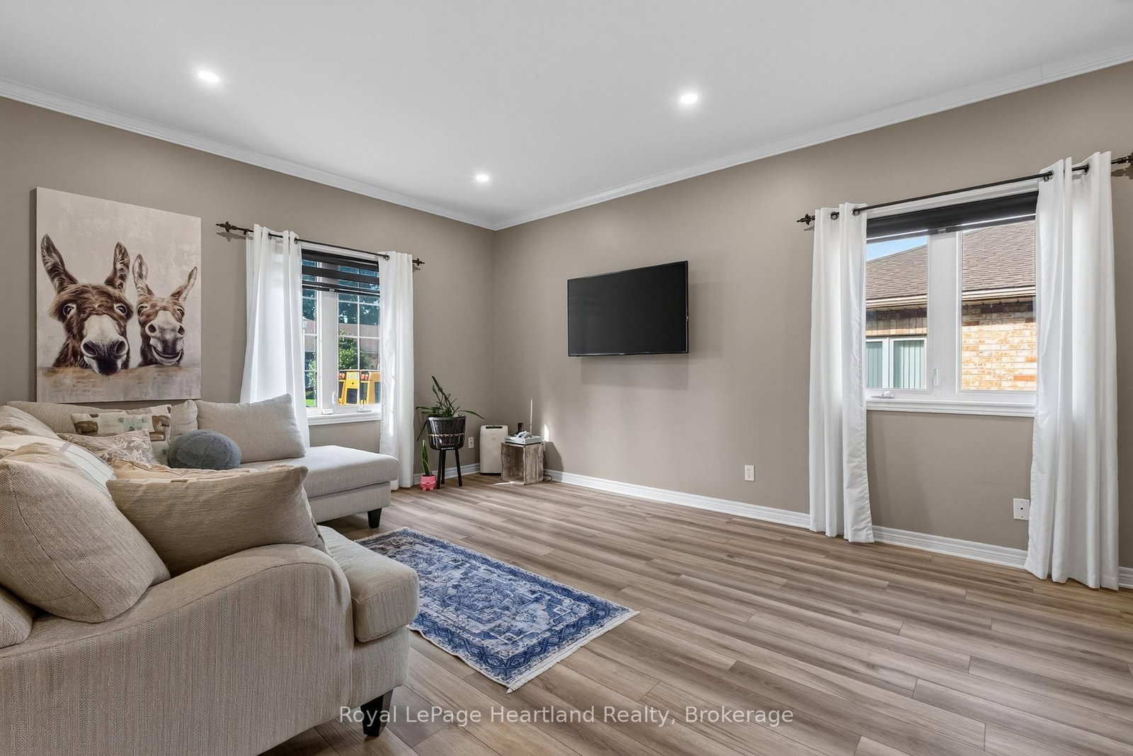 16 Somerset Street • South Huron, ON photo 6