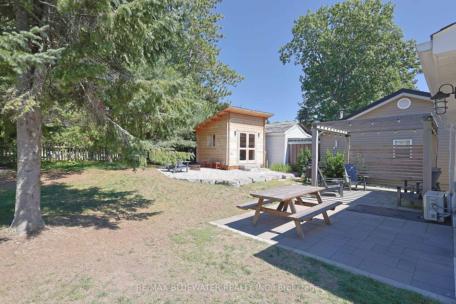 27 Oak Street • Lambton Shores, ON photo 33