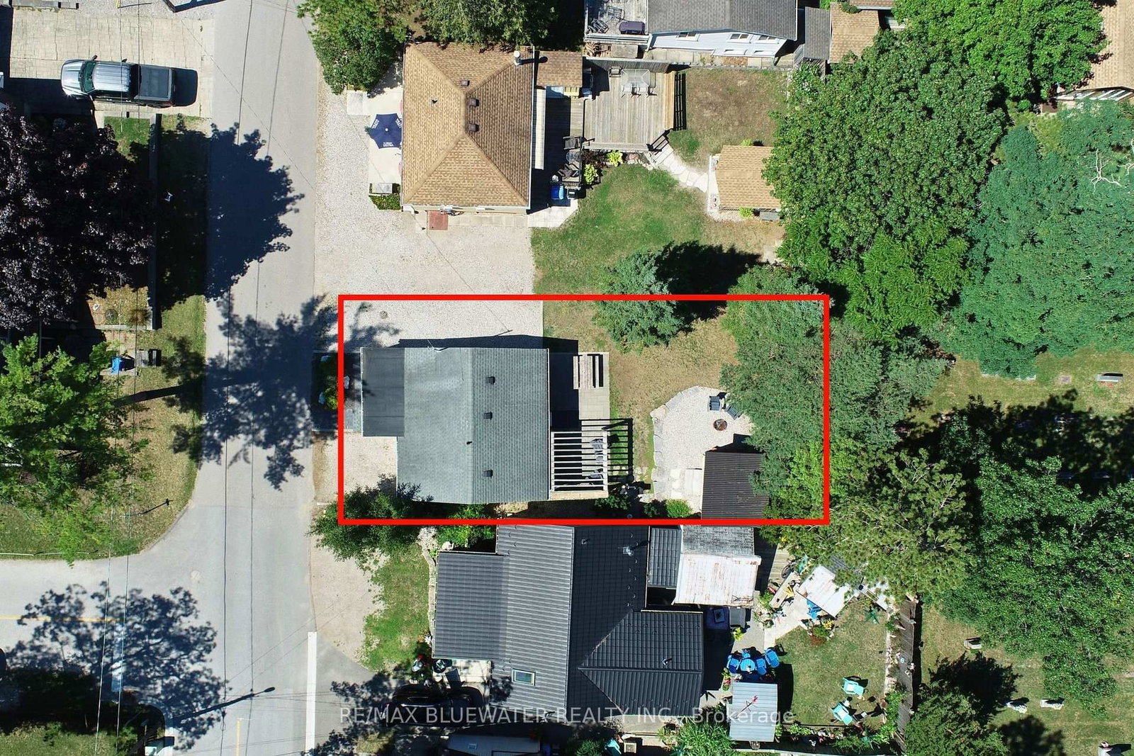 27 Oak Street • Lambton Shores, ON photo 6