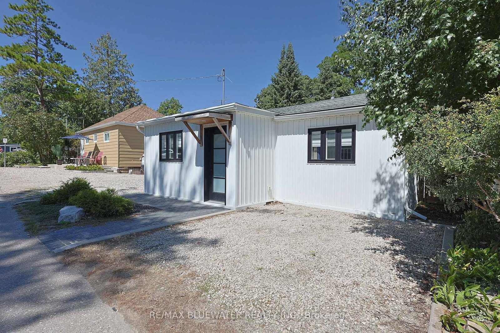 27 Oak Street • Lambton Shores, ON photo 8
