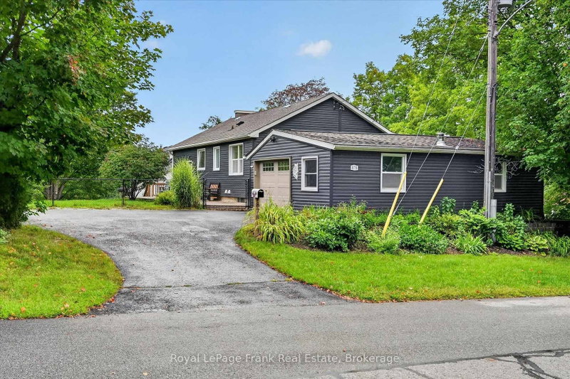 878 Valleyview Drive