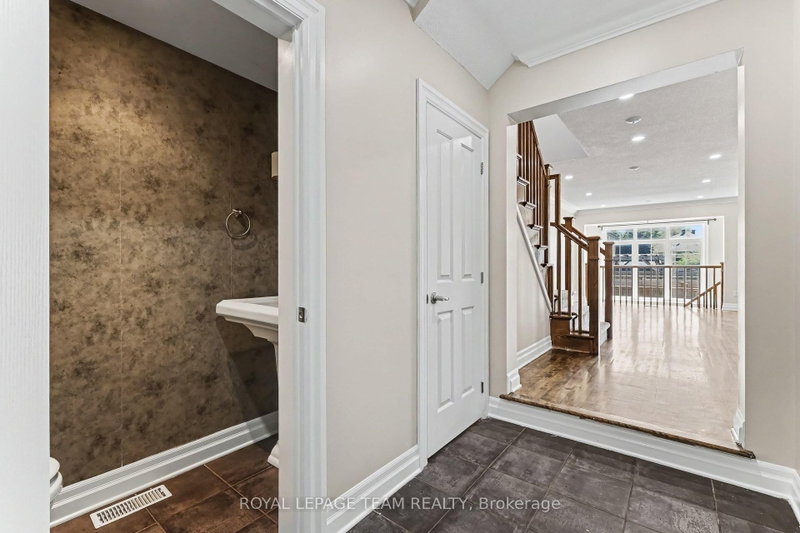 406 Heathrow Private