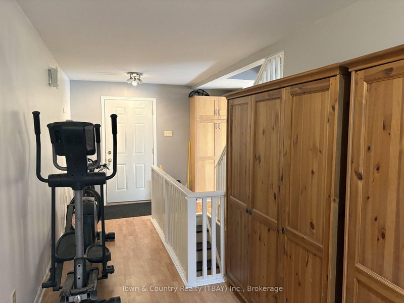 62 Rockwood Ave N photo 2