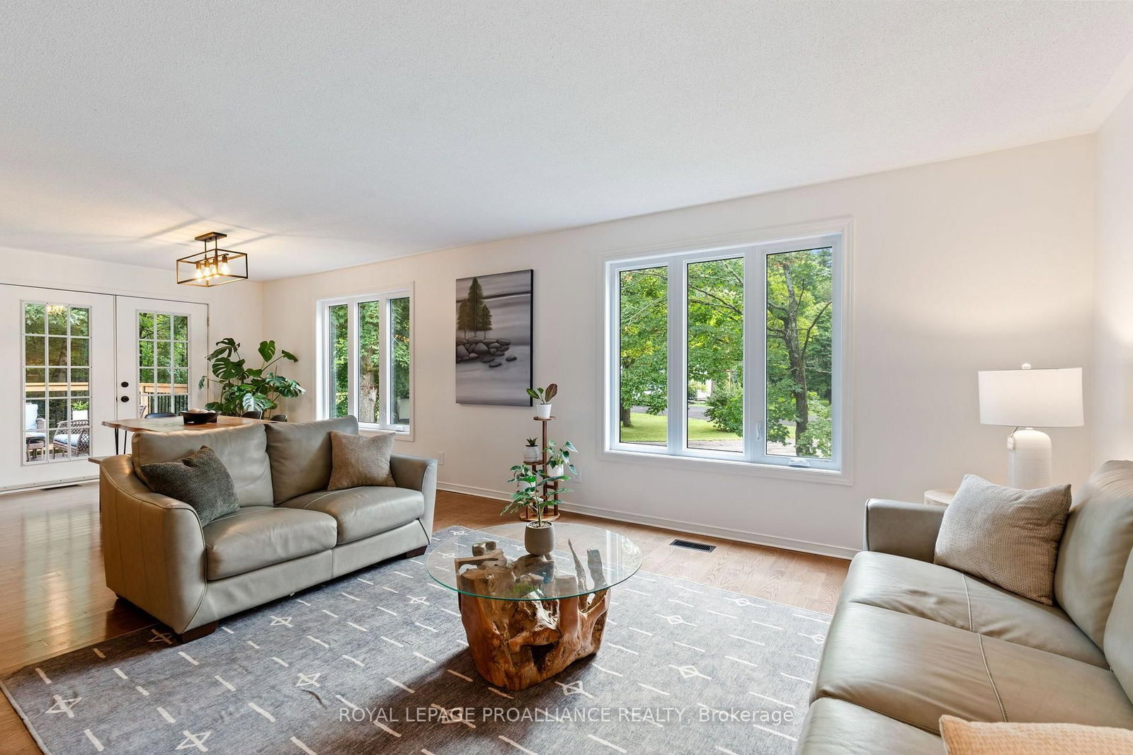 18 East Townline Road • Front of Yonge, ON photo 9