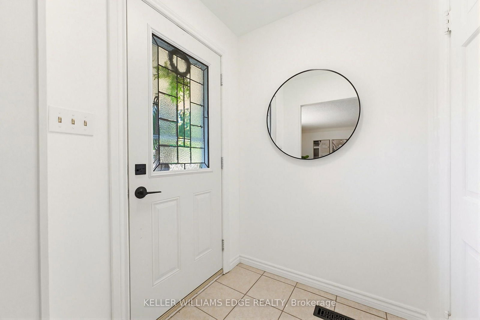 17 Broadmore Avenue • St. Catharines, ON photo 3