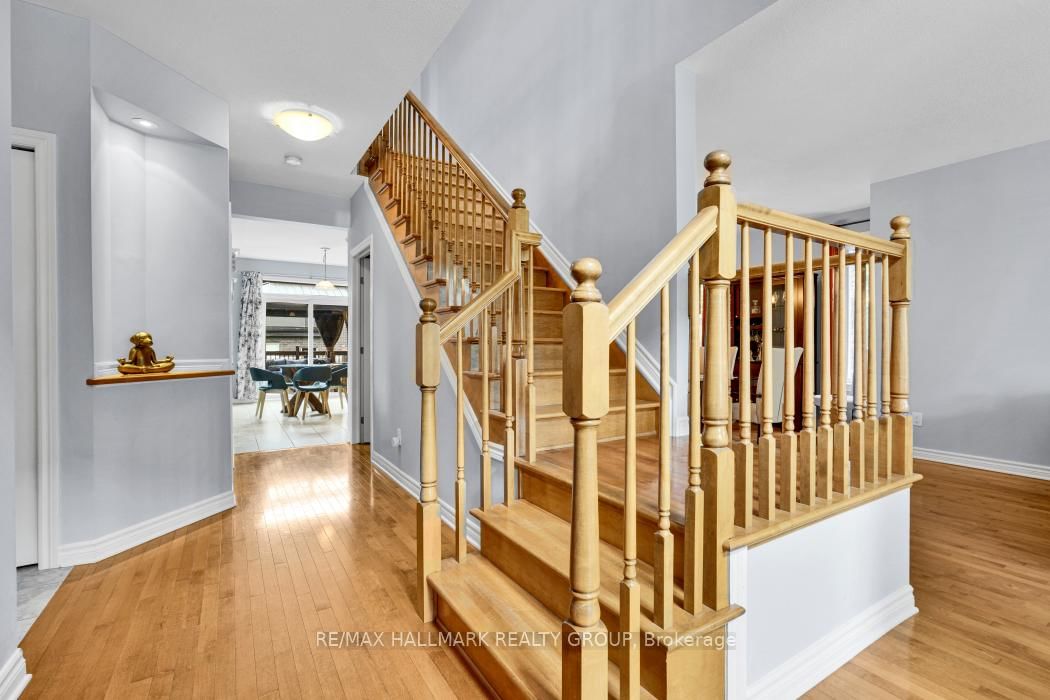 151 Charlie's Lane • Carp, ON photo 4