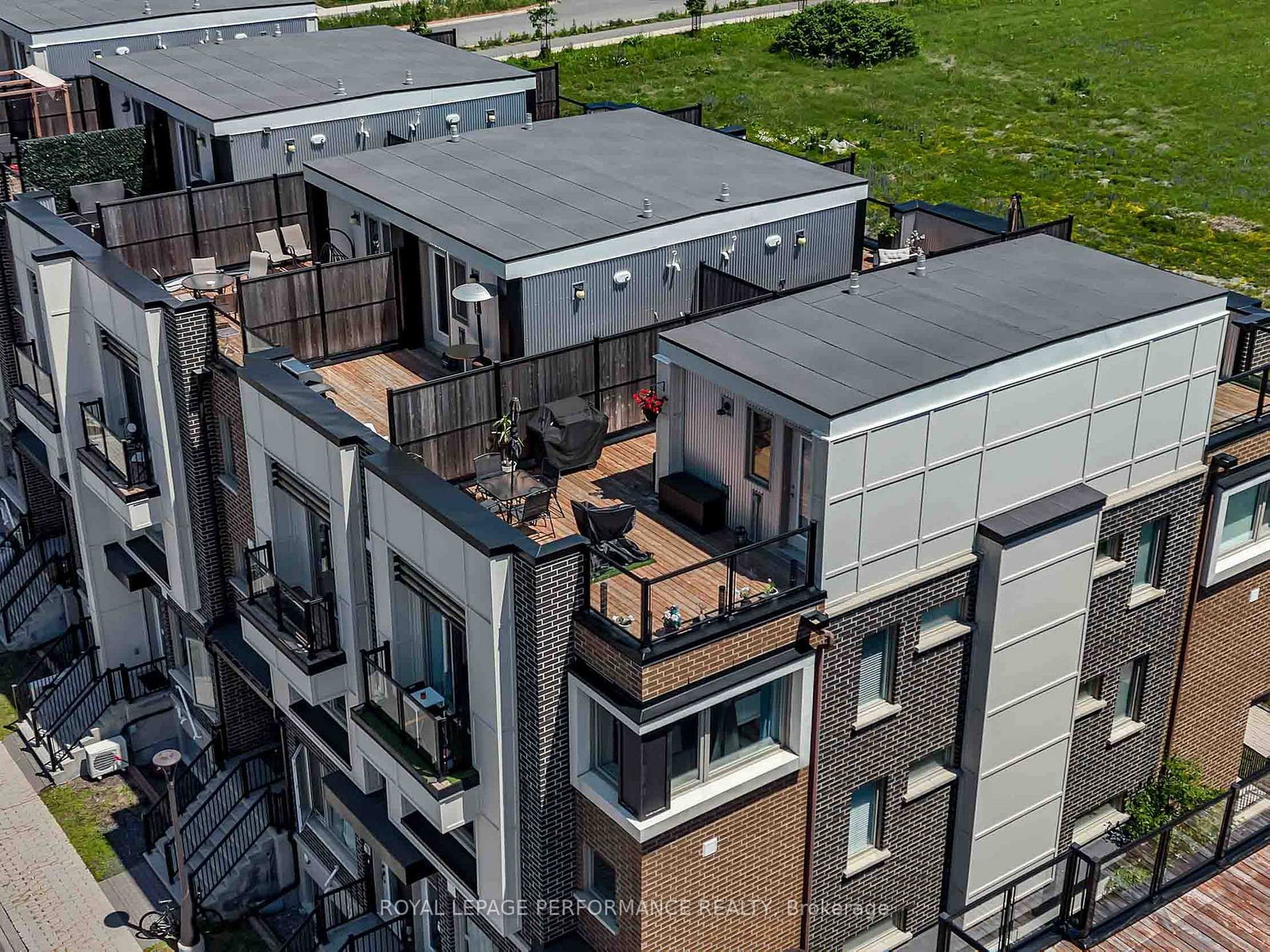 547 Ozawa Private • Ottawa, ON photo 26