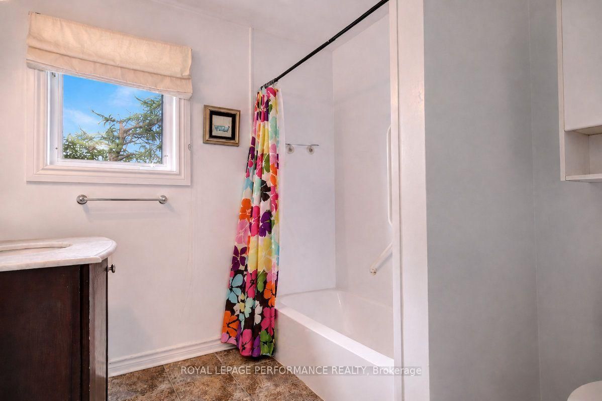 550 Wolffdale Crescent • Ottawa, ON photo 21