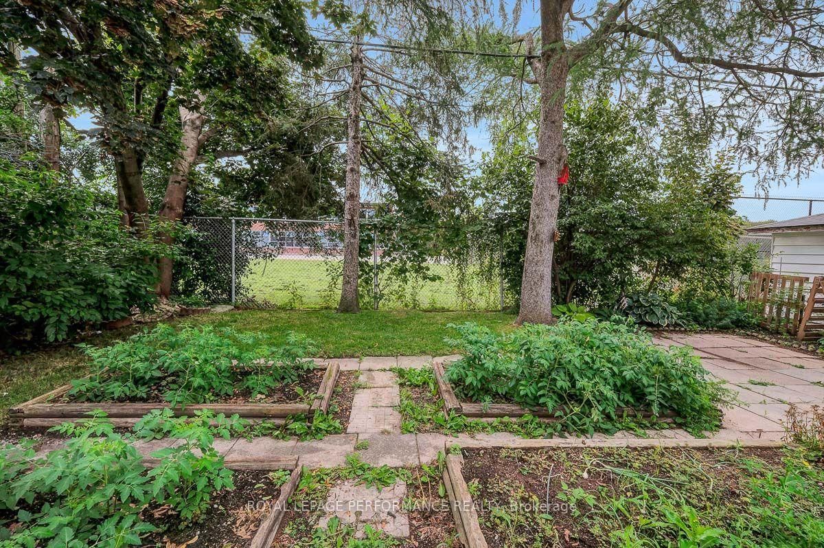 550 Wolffdale Crescent • Ottawa, ON photo 34