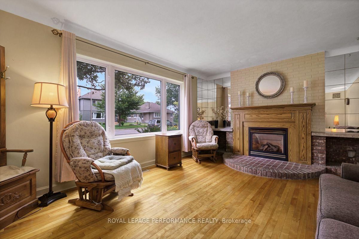550 Wolffdale Crescent • Ottawa, ON photo 5