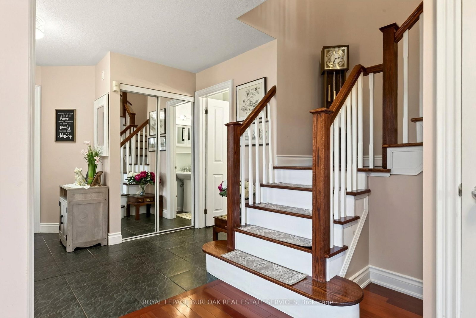 31 Grindstone Way • Hamilton, ON photo 6