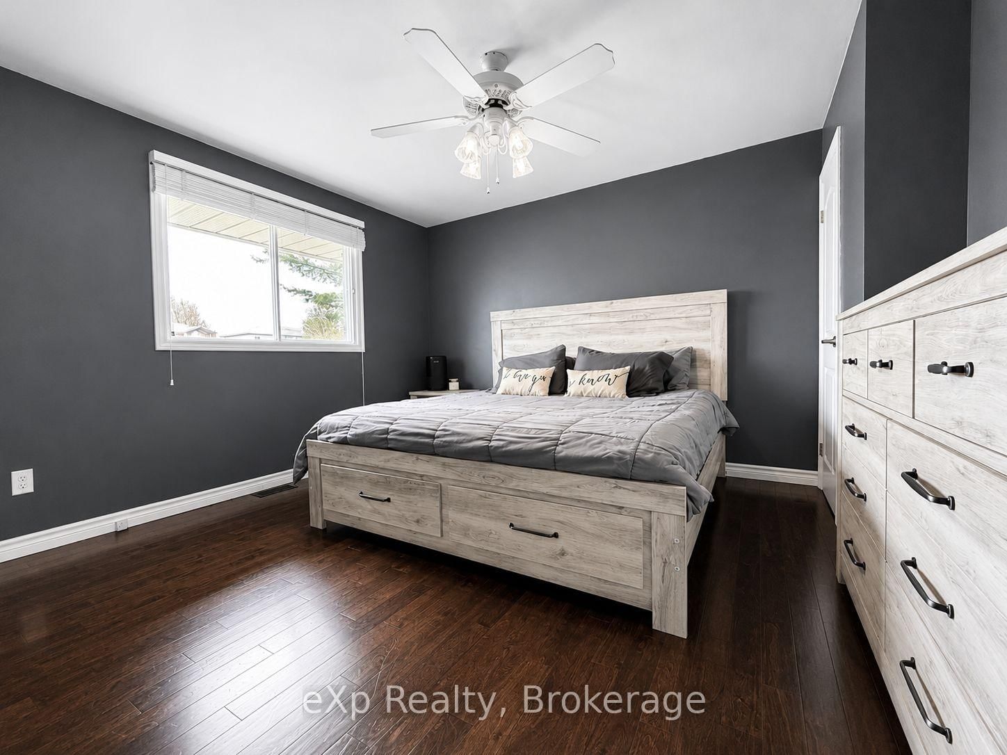209 15th Avenue • Hanover, ON photo 10