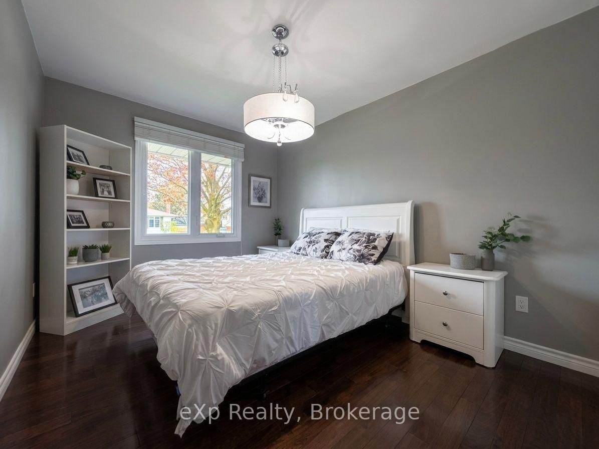 209 15th Avenue • Hanover, ON photo 12