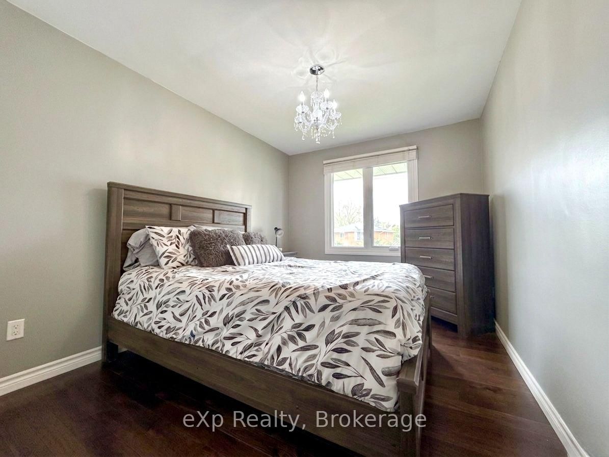 209 15th Avenue • Hanover, ON photo 13