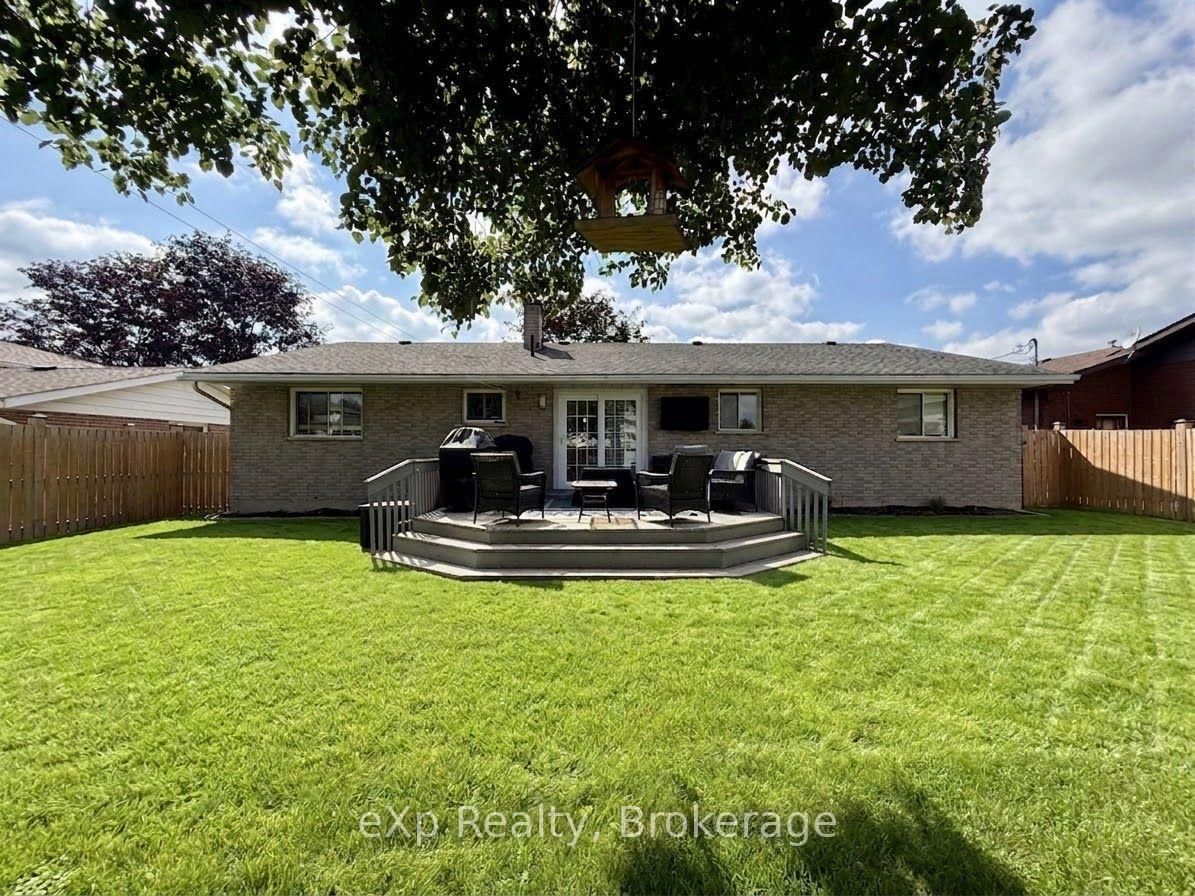 209 15th Avenue • Hanover, ON photo 21