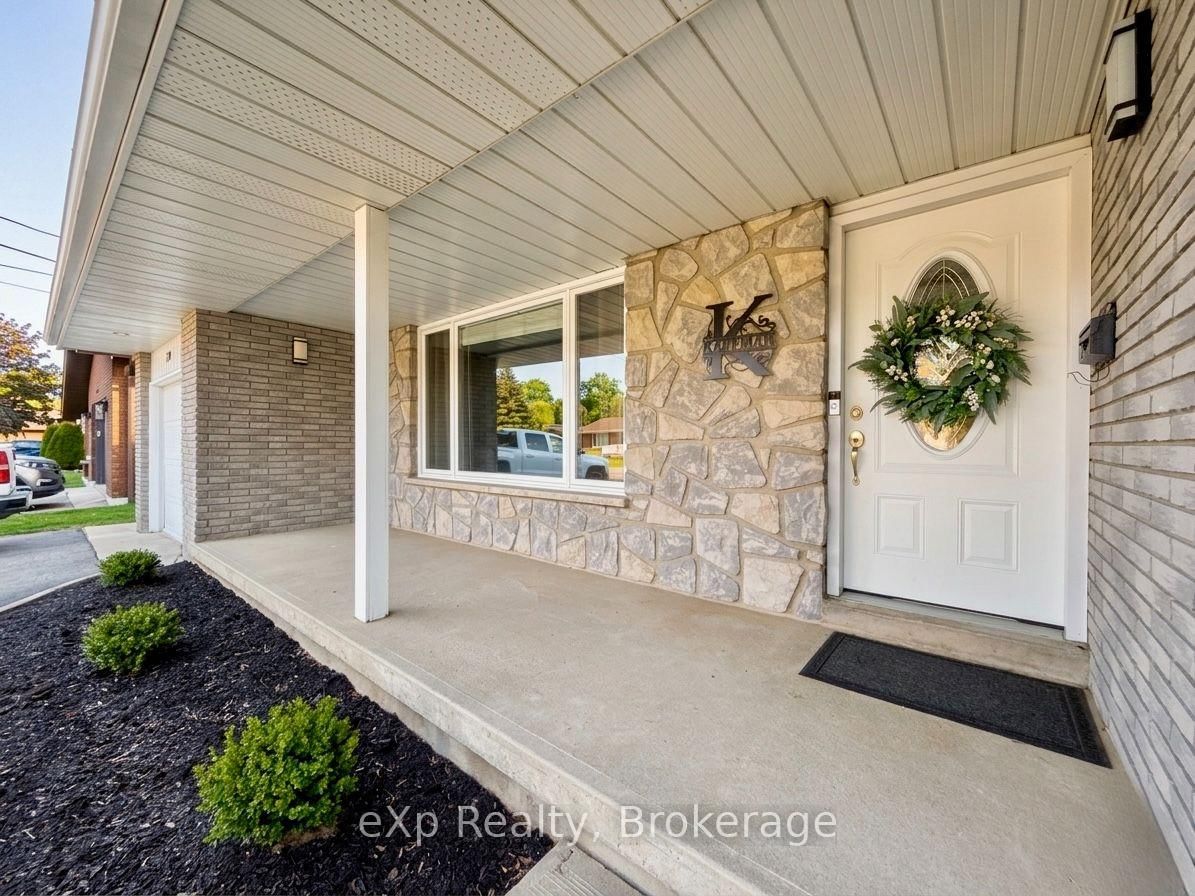 209 15th Avenue • Hanover, ON photo 4