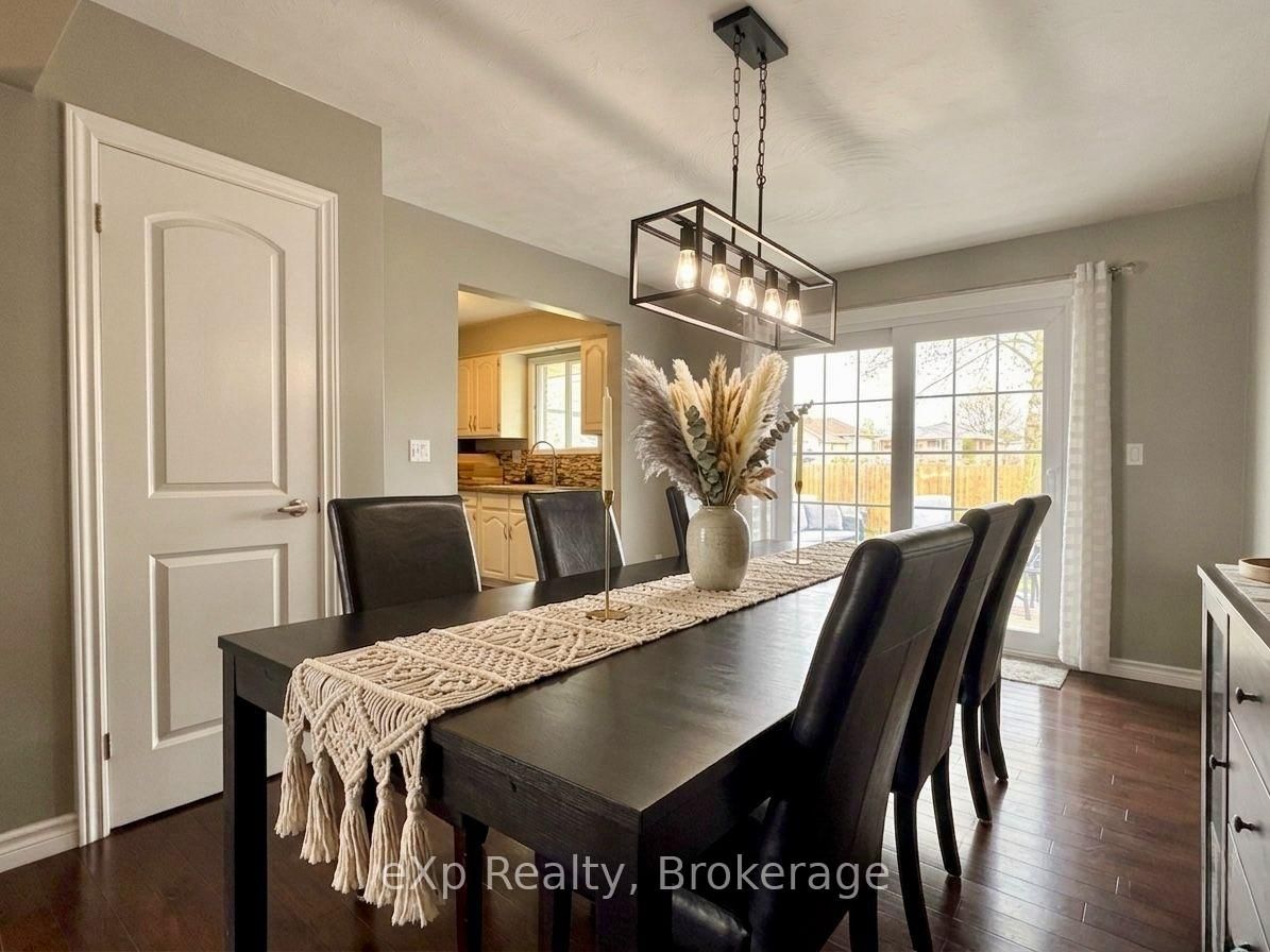 209 15th Avenue • Hanover, ON photo 6