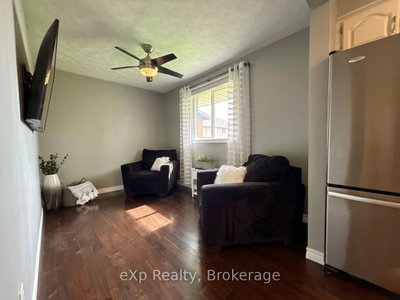 209 15th Avenue • Hanover, ON photo 8