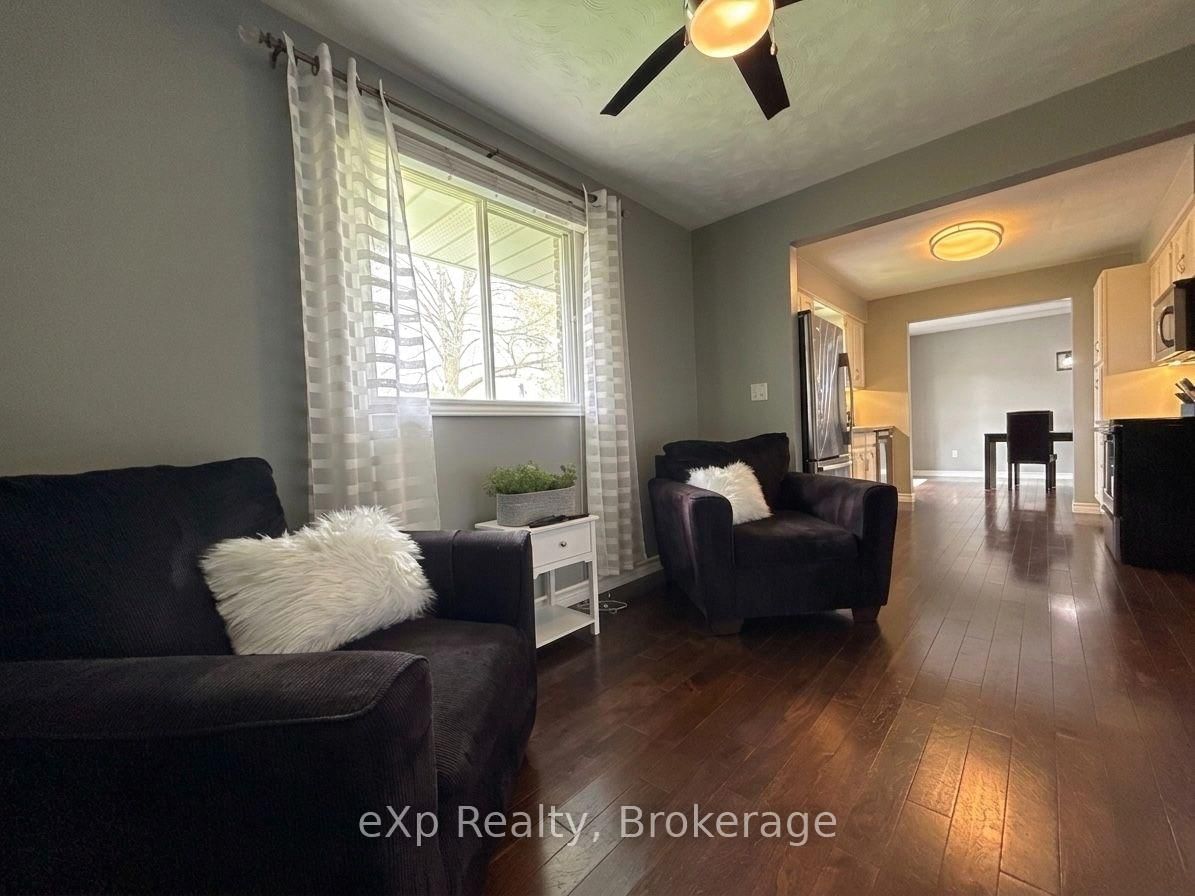 209 15th Avenue • Hanover, ON photo 9
