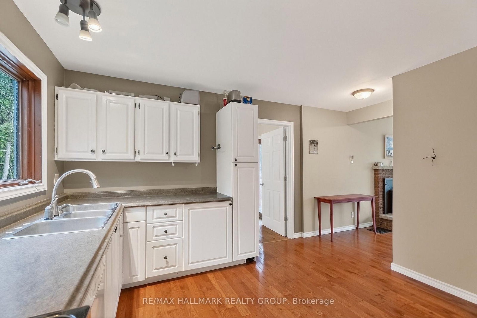 201 Moorhead Drive • Fitzroy Harbour, ON photo 18