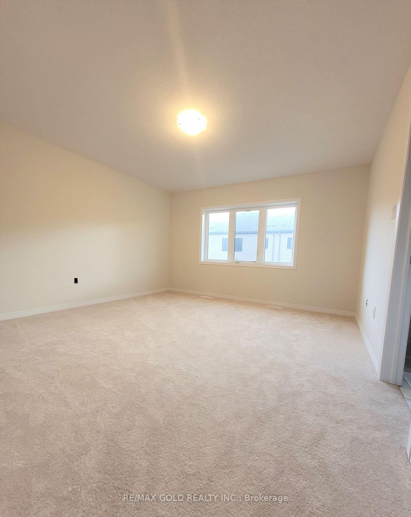 11 Amos Avenue • Brantford, ON photo 13