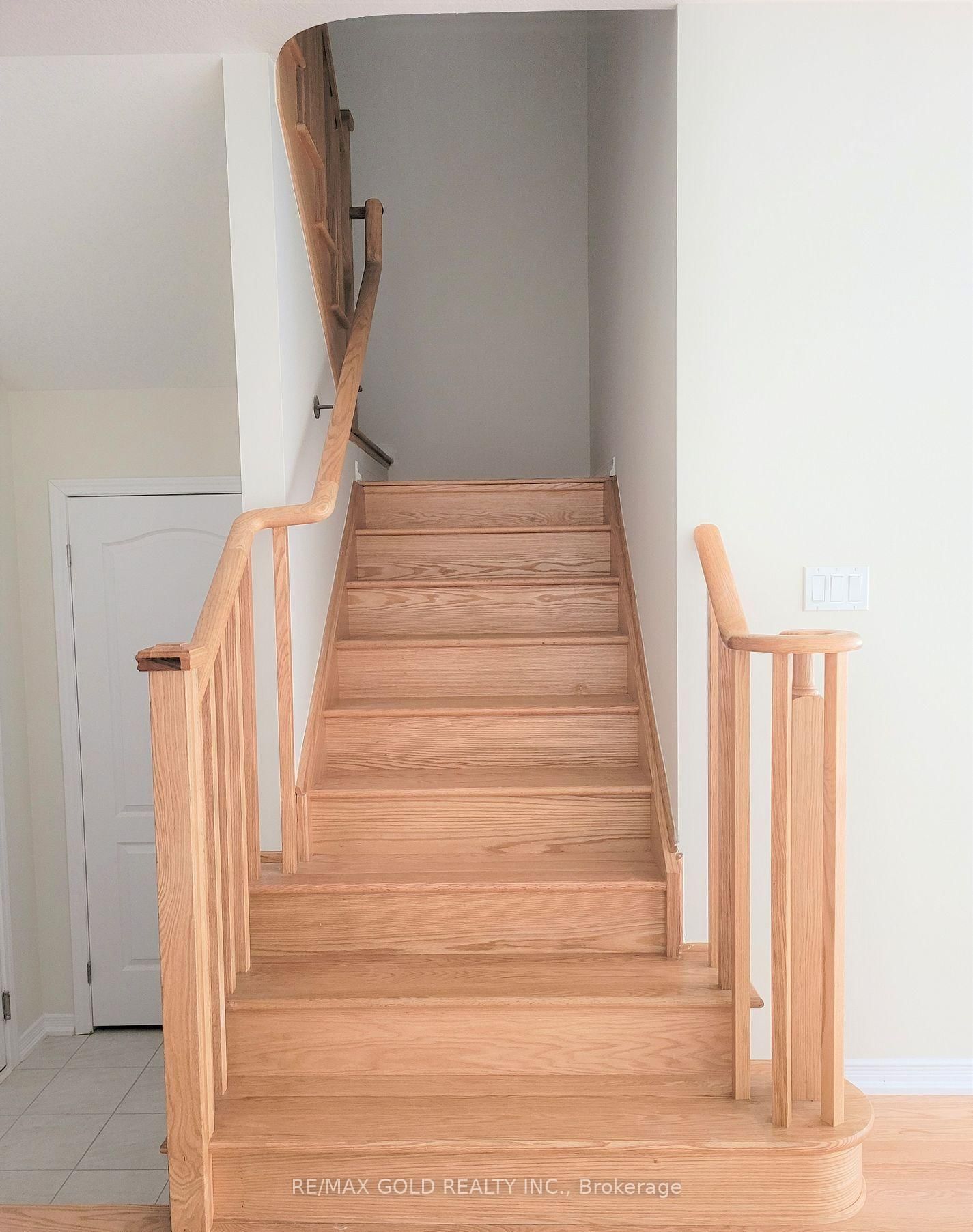 11 Amos Avenue — photo 4