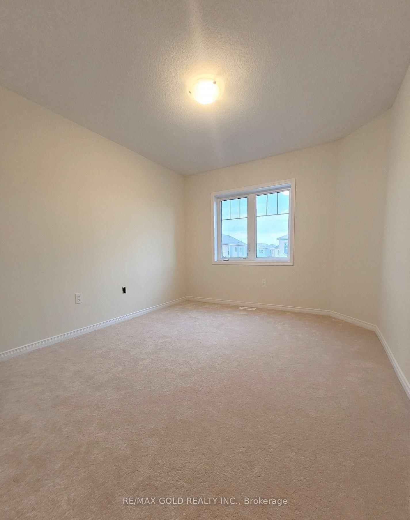 11 Amos Avenue • Brantford, ON photo 6