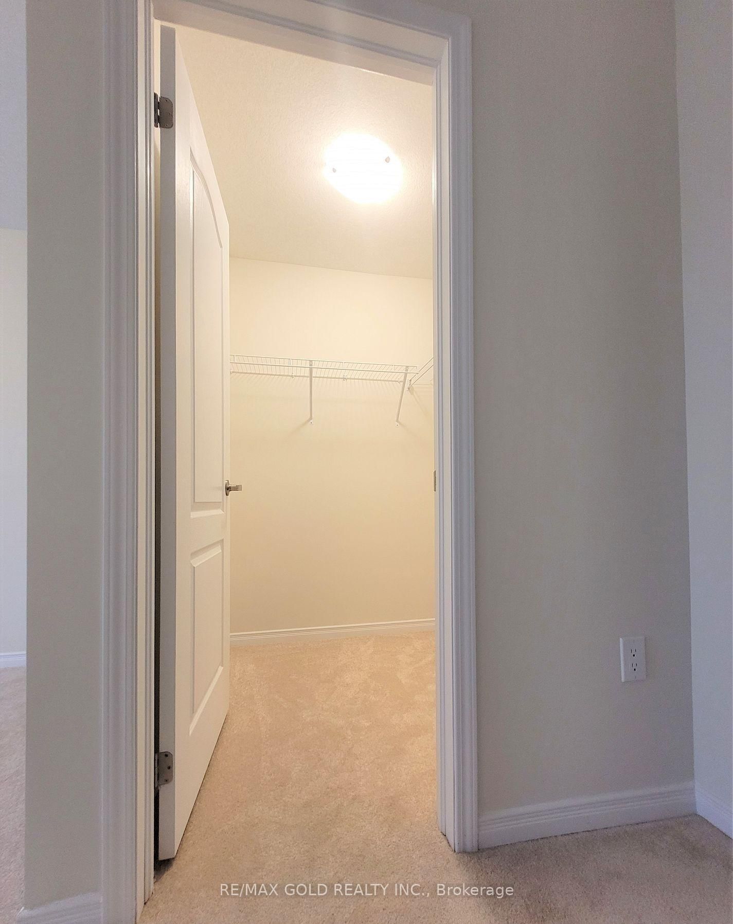 11 Amos Avenue • Brantford, ON photo 9