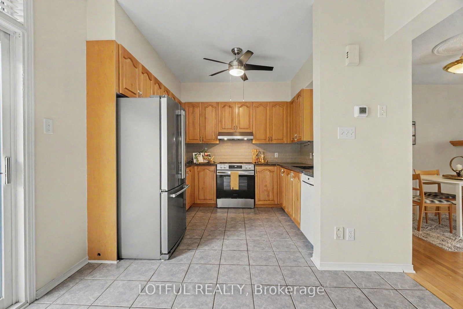 68 Metropole Private • Ottawa, ON photo 11