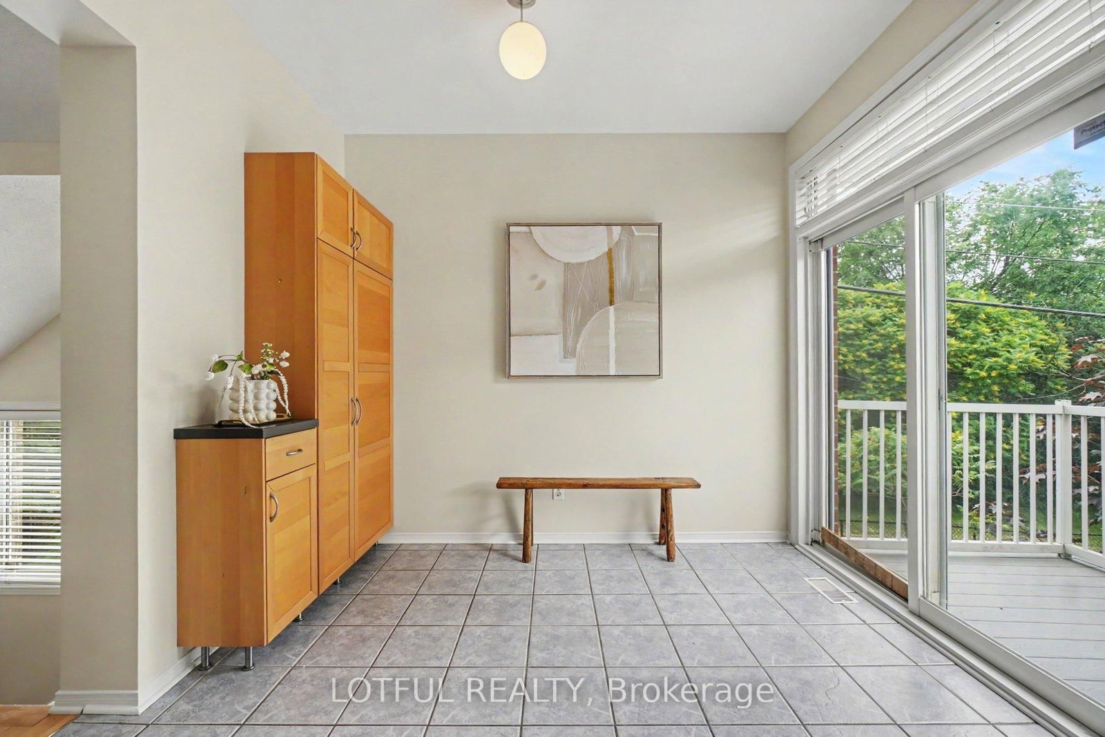 68 Metropole Private • Ottawa, ON photo 14