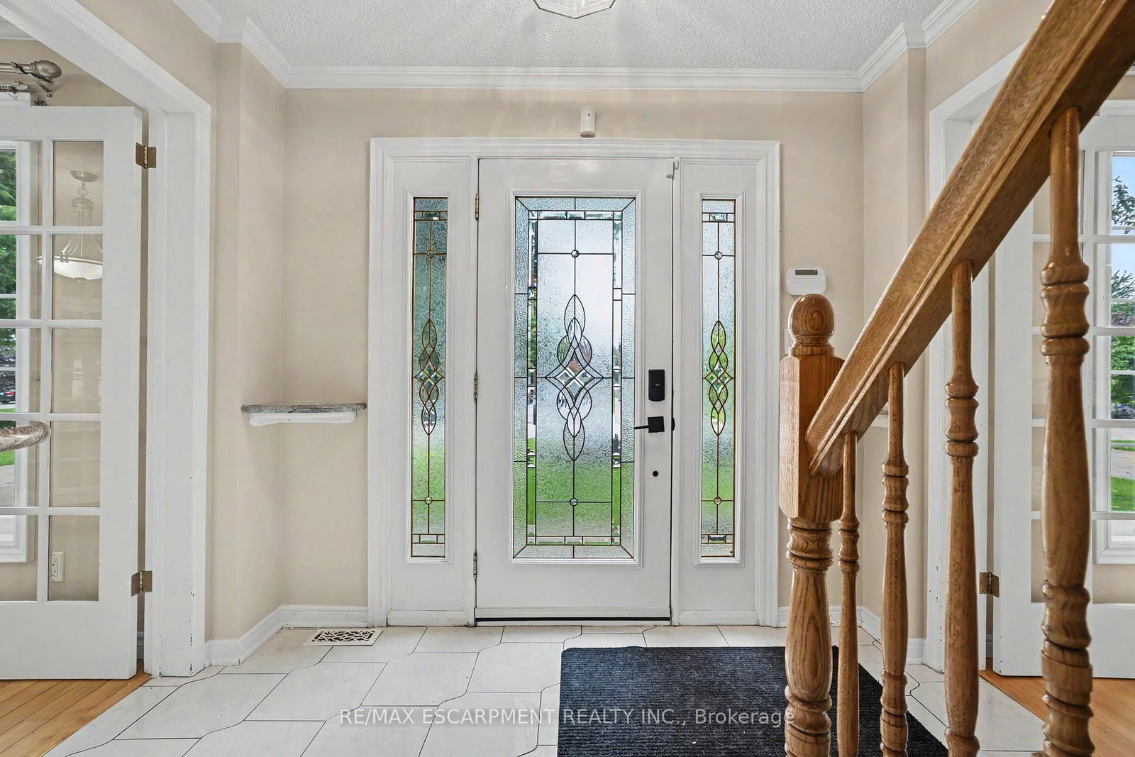 21 Farewell Crescent • West Lincoln, ON photo 4