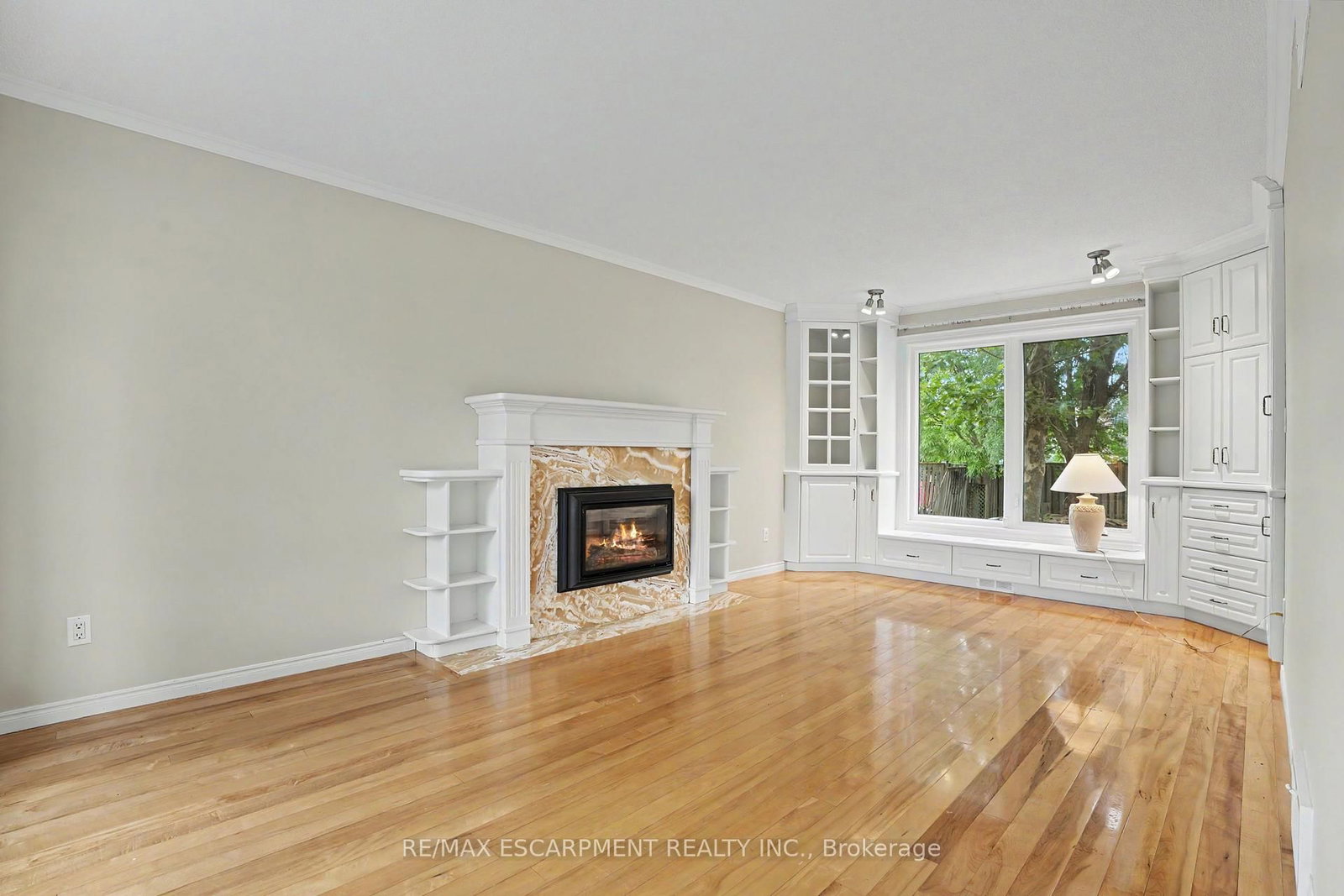 21 Farewell Crescent • West Lincoln, ON photo 6
