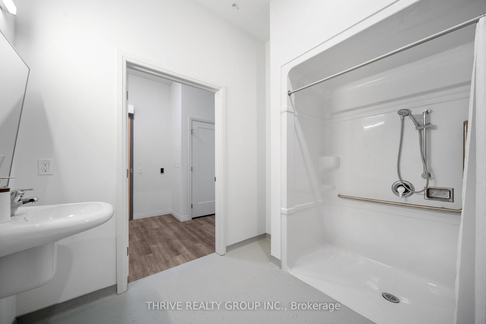 412 - 373 Hill Street, London East 3