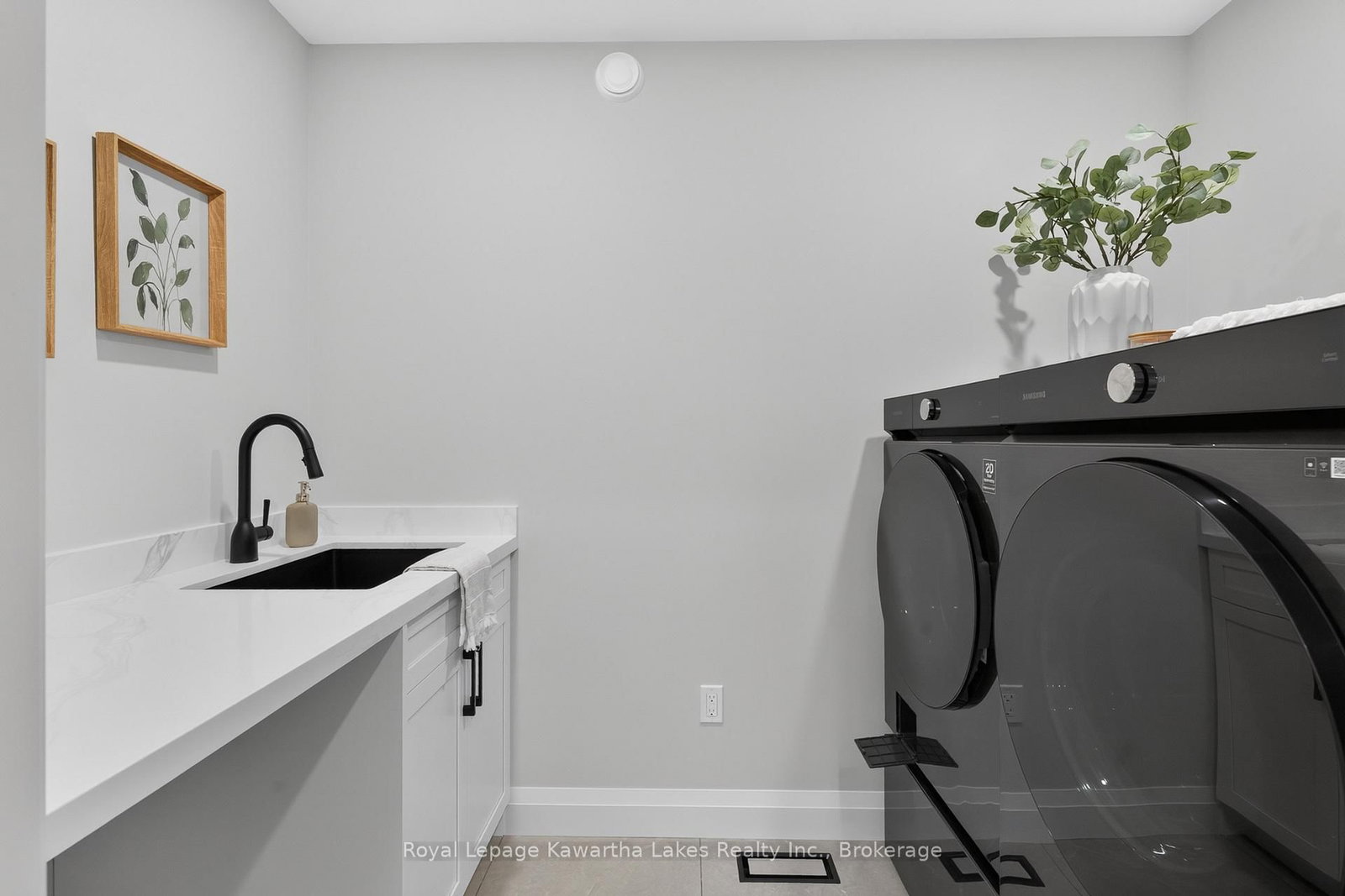 22 Murray Street • Kawartha Lakes, ON photo 10