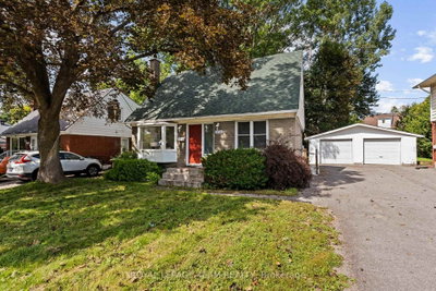 873 Smyth Road • Ottawa, ON photo 3