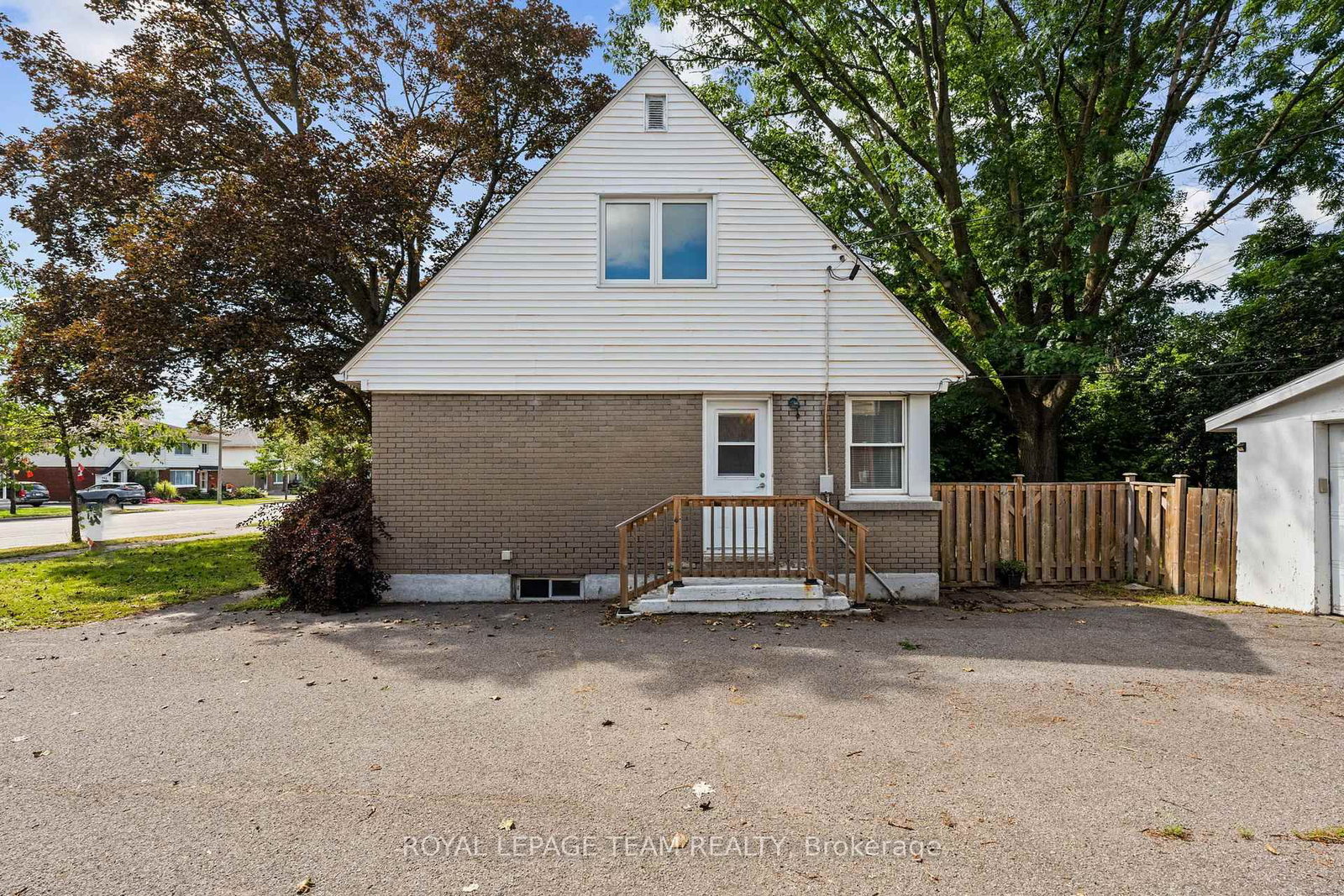 873 Smyth Road • Ottawa, ON photo 36