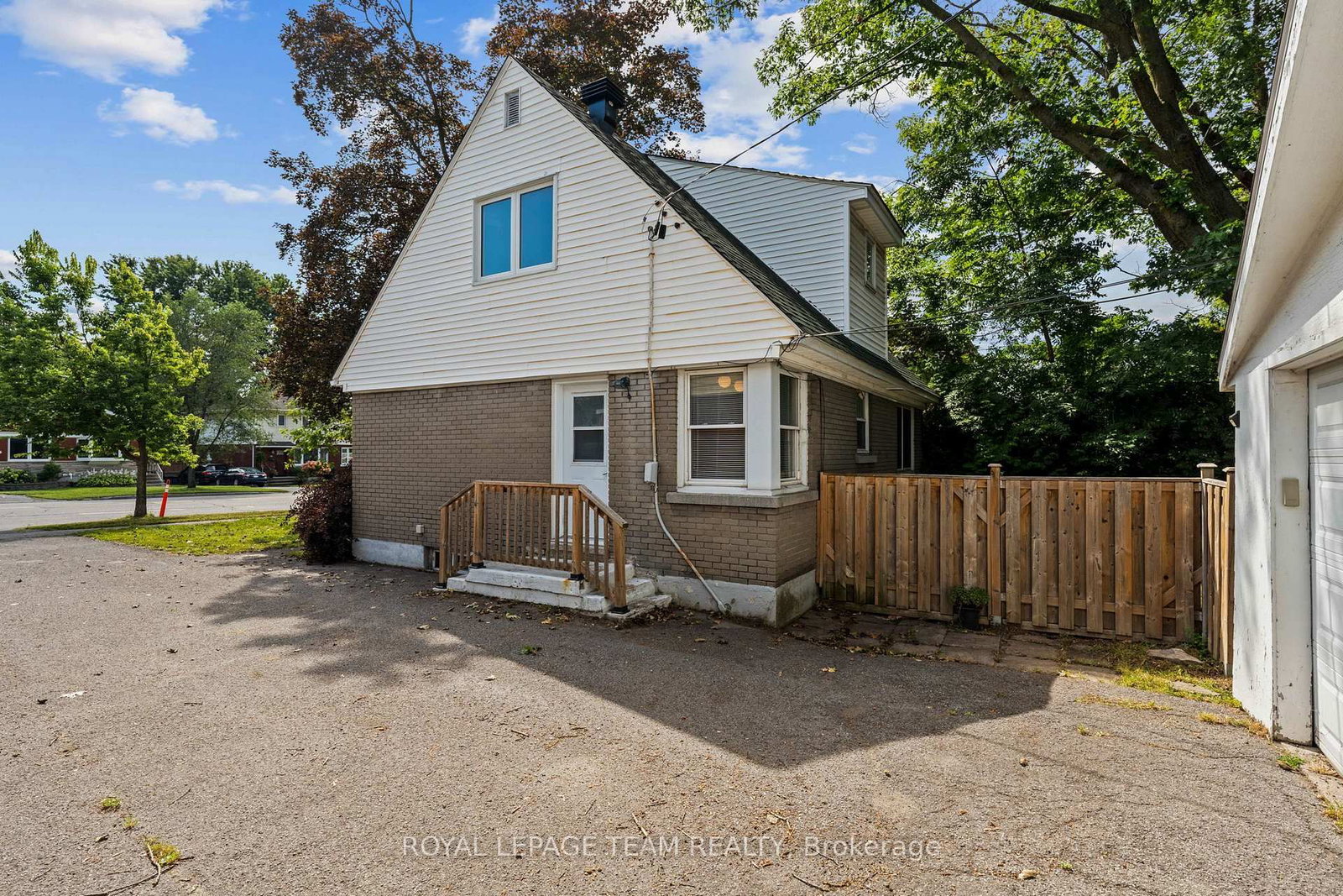 873 Smyth Road • Ottawa, ON photo 37