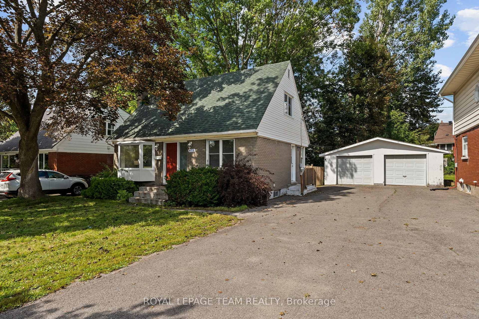 873 Smyth Road • Ottawa, ON photo 4