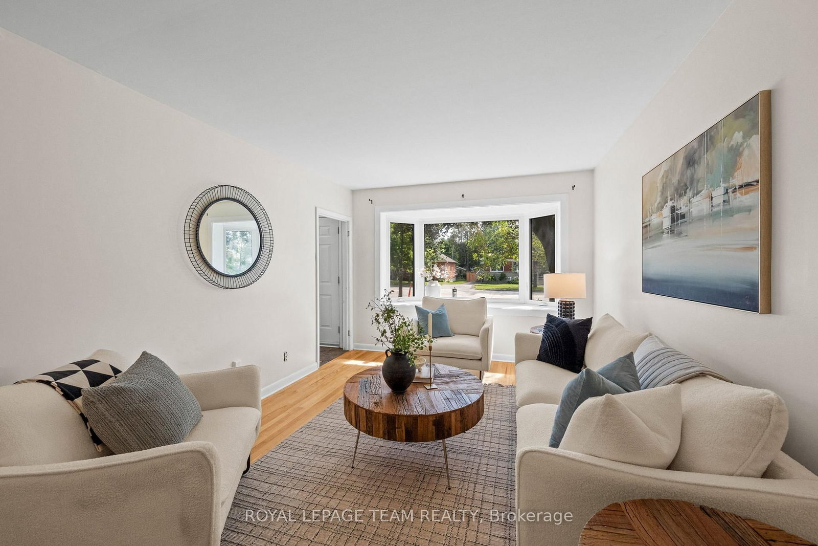 873 Smyth Road • Ottawa, ON photo 8