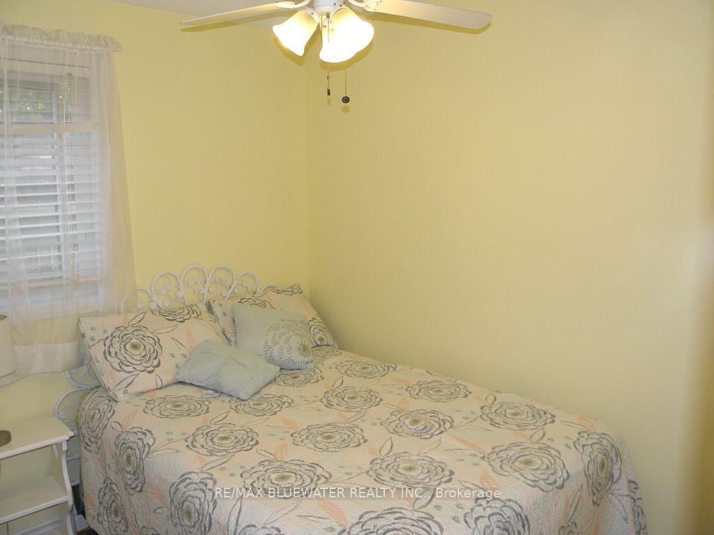 9714 Lake Road • Lambton Shores, ON photo 21