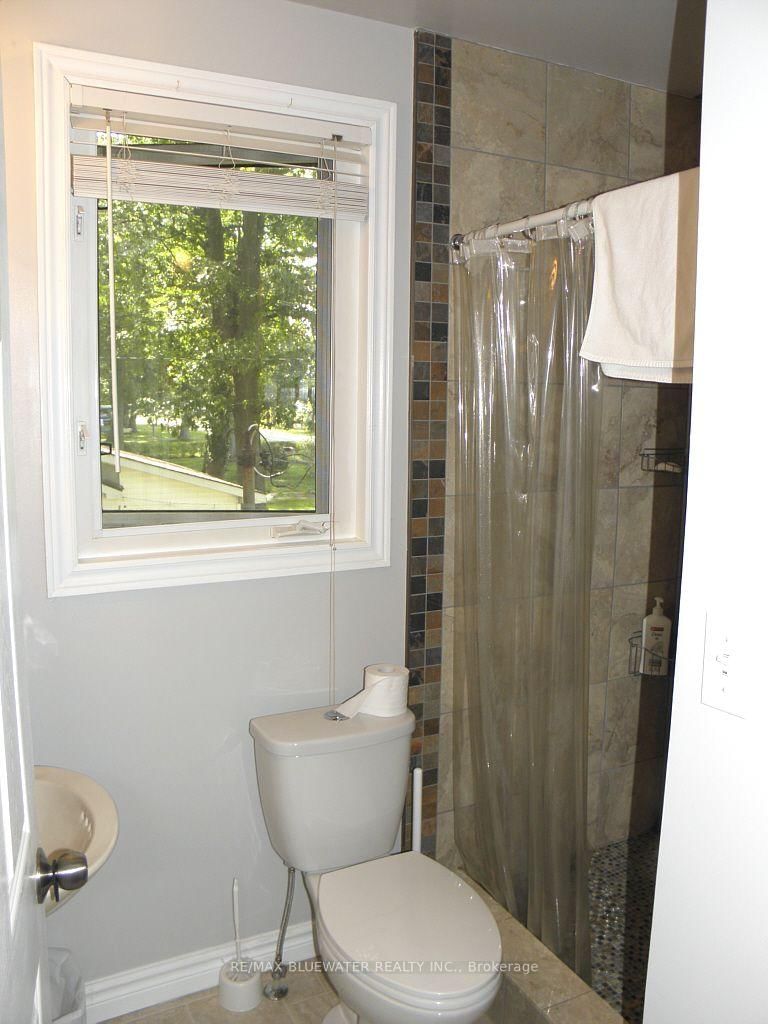 9714 Lake Road • Lambton Shores, ON photo 25