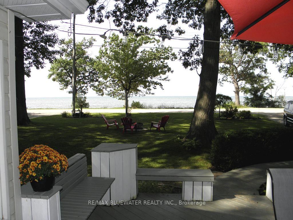 9714 Lake Road • Lambton Shores, ON photo 5