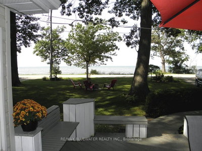 9714 Lake Road • Lambton Shores, ON photo 5